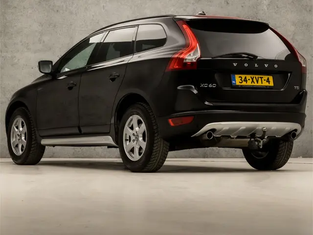 Volvo XC60 2.0 T5 Luxury Sport 2012 Benzine 3