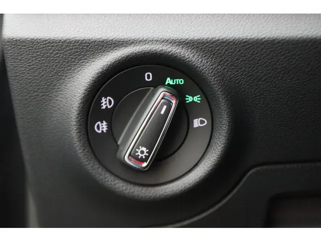 Škoda Scala 1.0 TSI DSG Sport Business 2023 Benzine 31