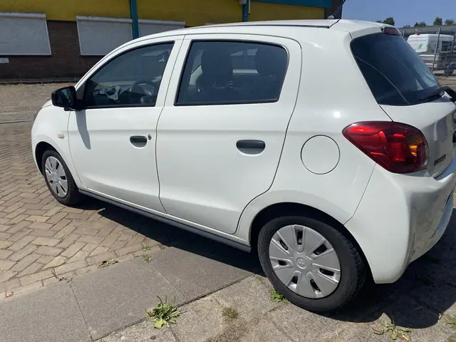 Mitsubishi Space Star 3