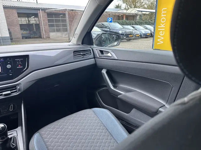 Volkswagen Polo 1.0 MPI Trendline 2019 Benzine 16