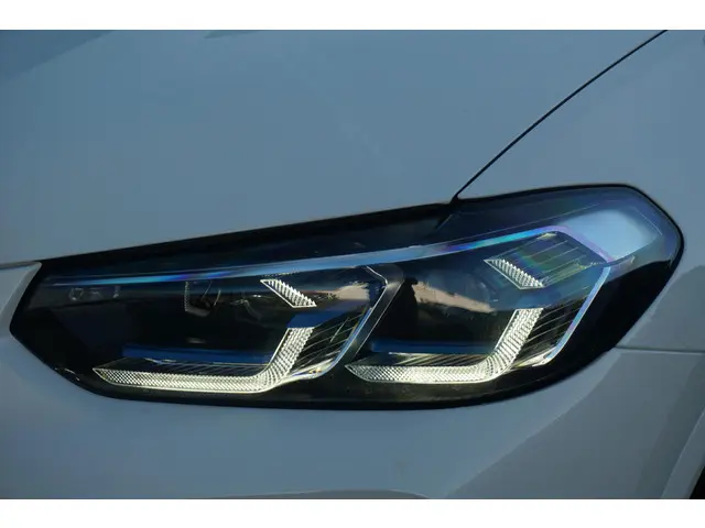 BMW X4 xDrive20i 2025 Benzine 6