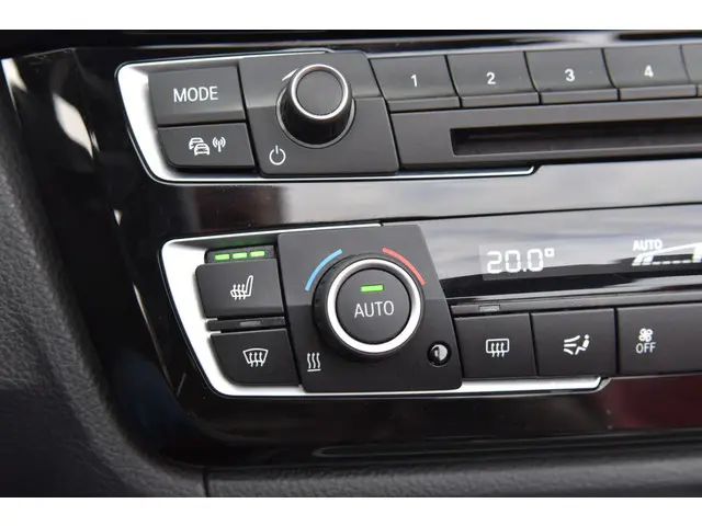 BMW 4 Serie Cabrio 440i High Executive 2019 Benzine 32