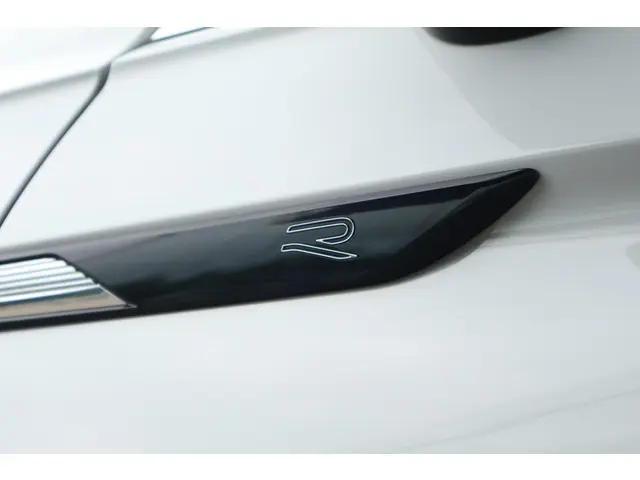 Volkswagen Tiguan 1.5 TSI R-Line Business+ 2024 Benzine 8