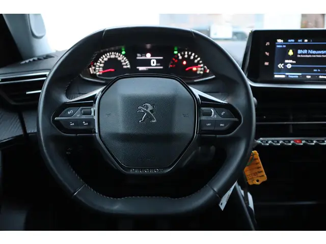 Peugeot 2008 1.2 PURETECH ALLURE PACK 2022 Benzine 24