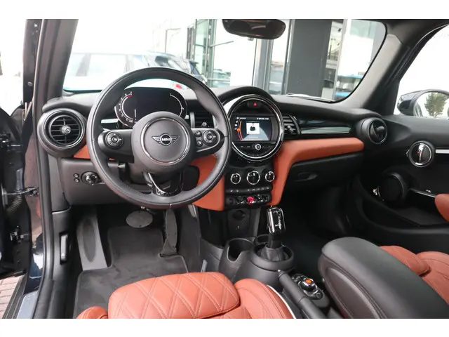 MINI 5-Deurs Cooper 2021 Benzine 6