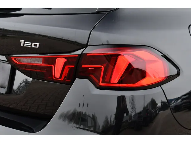 BMW 1 Serie 120 M-Sport 2024 Benzine 28