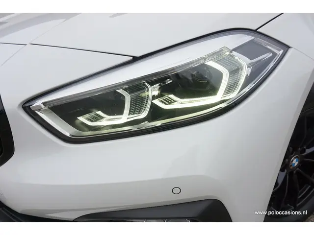 BMW 1 Serie 118i Exec 2020 Benzine 23