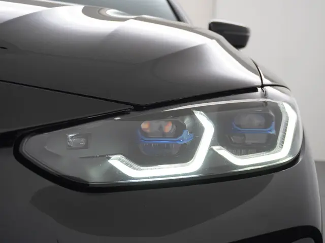 BMW 4 Serie Cabrio 420i High Executive 2021 Benzine 13