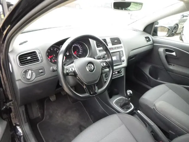 Volkswagen Polo 1.2 TSI Highline R-LINE 2015 Benzine 14
