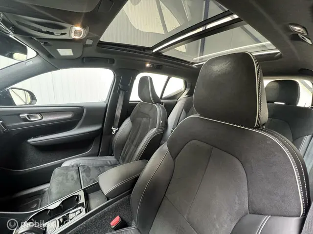 Volvo XC40 1.5 T4 Recharge R-Design 2022 Hybride Benzine 13
