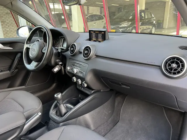Audi A1 Sportback 1.4 TFSI Adrenalin 2017 Benzine 24