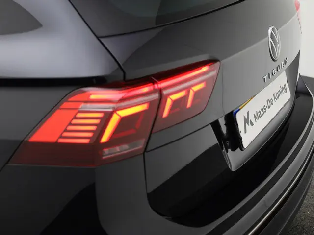 Volkswagen Tiguan 1.5TSI/150PK R-Line DSG 2021 Benzine 37