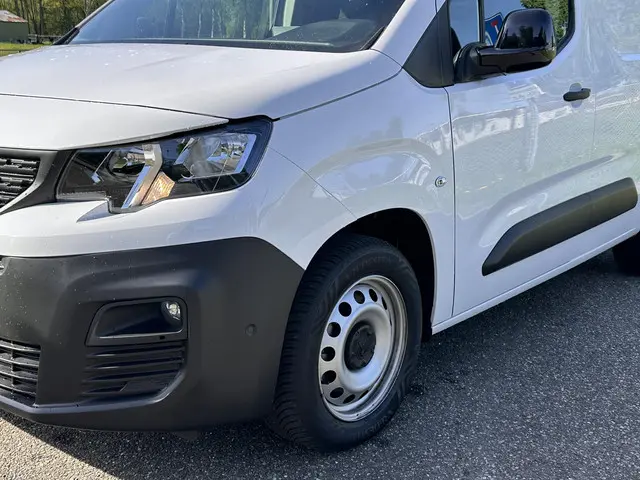 Peugeot Partner 1.5 BlueHDi 130 EAT8 S&S L1 2024 Diesel 26