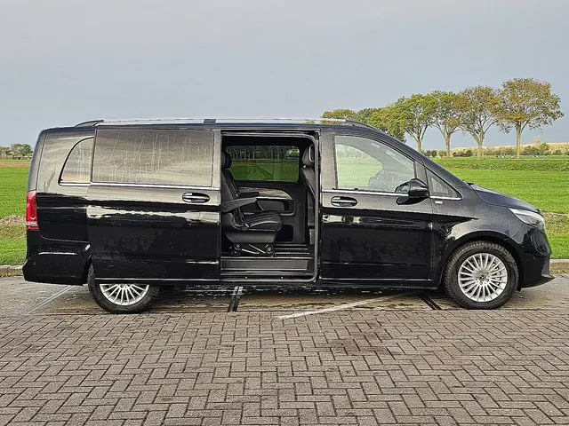 Mercedes-Benz EQV 300 2024 Elektrisch 18