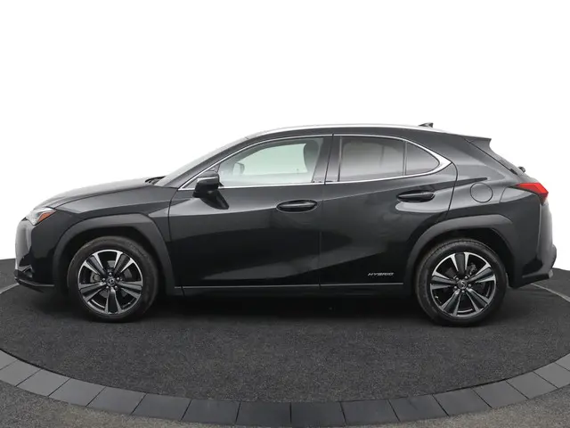 Lexus UX 3