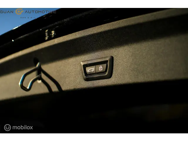 BMW X3 xDrive20i High Executive | BOM VOL !! | 2018 Benzine 20