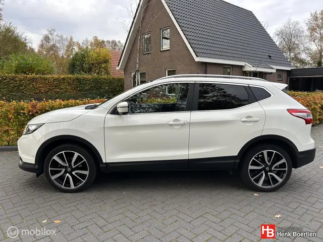Nissan QASHQAI 1.2 Tekna 17" 2017 Benzine 2