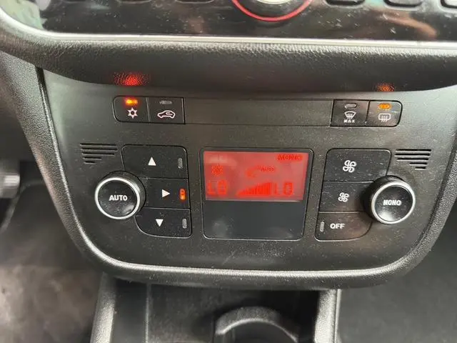 Fiat Punto Evo 0.9 TwinAir Sport*NAP*APK*PDC* 2013 Benzine 27