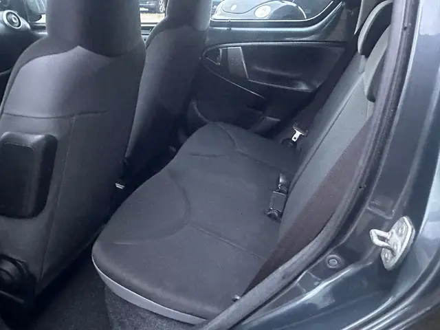 Toyota Aygo 1.0 VVT-i Now 2014 Benzine 12