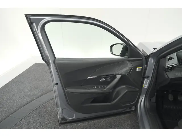 Peugeot 2008 PureTech 100 Allure 2024 Benzine 66