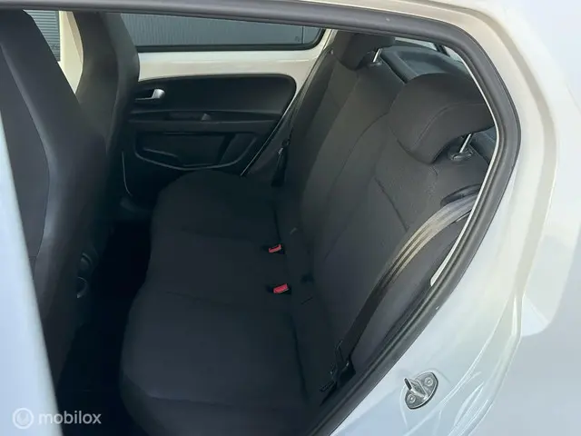 Volkswagen up! 1.0 BMT move up! 2018 Benzine 14