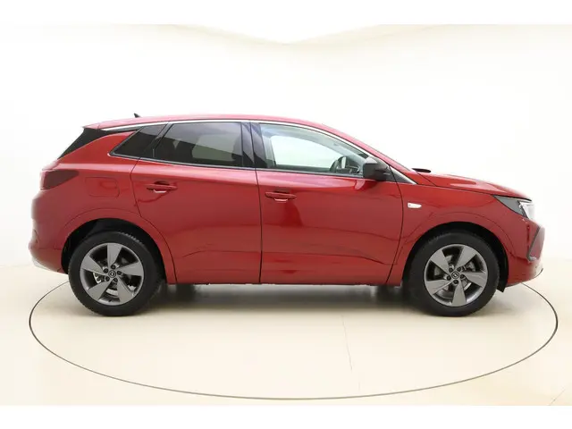 Opel Grandland 1.2 Turbo Level 3 2024 Benzine 9