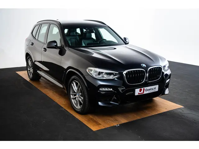 BMW X3 xDrive20i High Executive 2018 Benzine 12