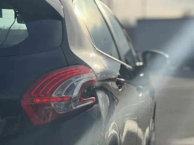 Peugeot 208 1.0 VTi LIKE 2014 Benzine 6