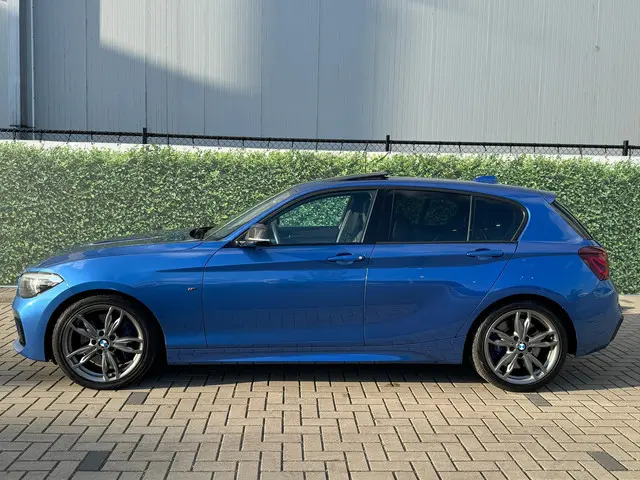 BMW 1 Serie M140i xDrive 2019 Benzine 3