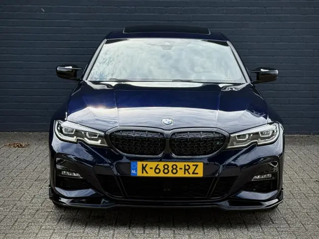 BMW 3 Serie 318i High Executive 2021 Benzine 3