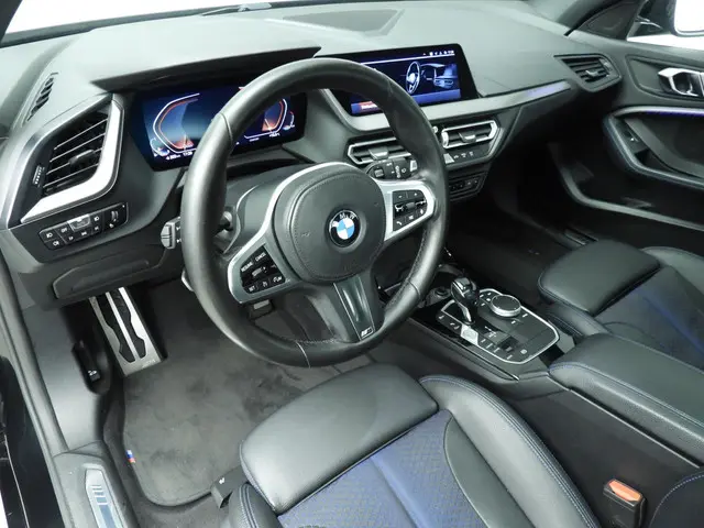 BMW 1 Serie 5-deurs 118i 2021 Benzine 6