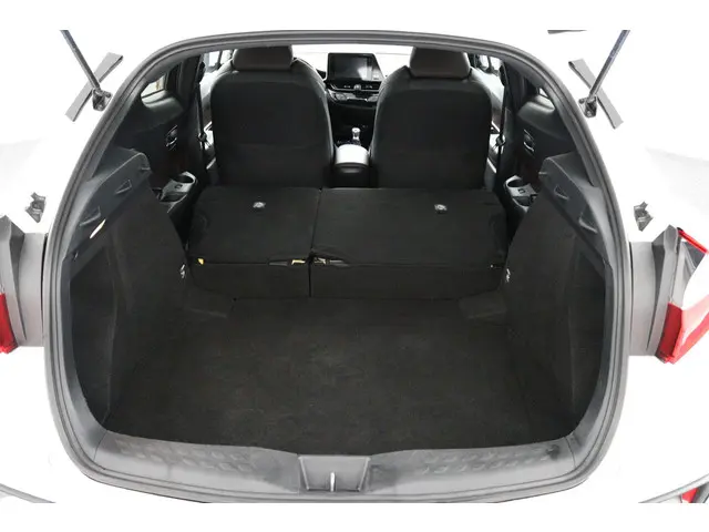 Toyota C-HR 1.8 Hybrid Executive 2017 Hybride Benzine 26