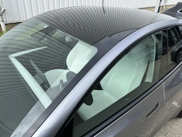 Tesla Model Y Long Range AWD 75 kWh 2023 Elektrisch 45
