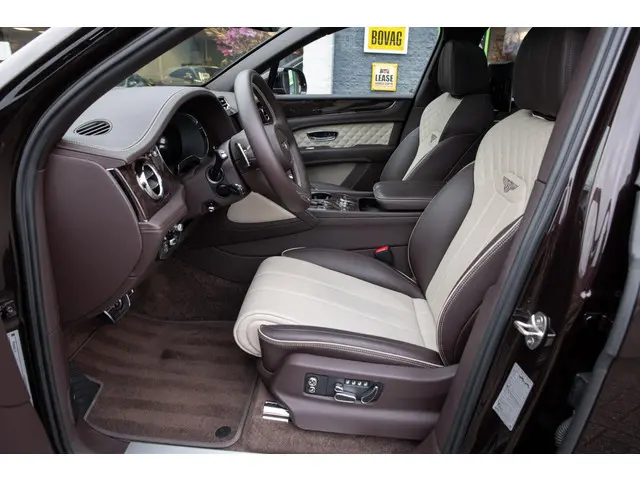 Bentley Bentayga 3.0 V6 Hybrid 2022 Hybride Benzine 12