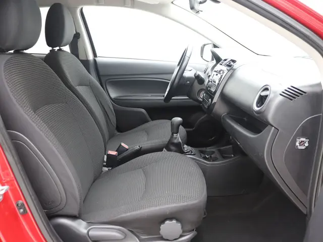 Mitsubishi Space Star 1.0 Bright 2015 Benzine 10