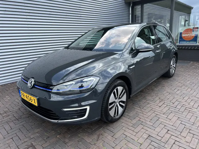 Volkswagen e-Golf e-Golf 2017 Elektrisch 21