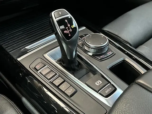 BMW X5 xDrive35i High Executive 2018 Benzine 32