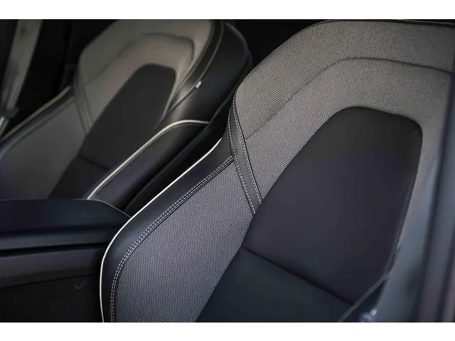Volvo V60 2.0 B4 Plus Dark 2023 Benzine 29