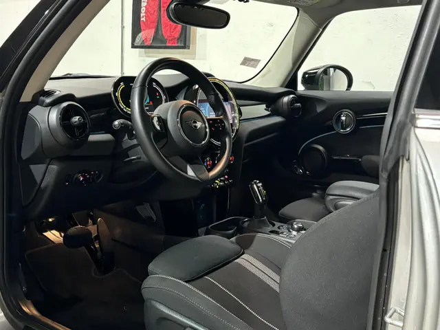 MINI Electric Mini Essential 33 kWh 2023 Elektrisch 6