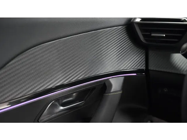 Peugeot 2008 PureTech 130 EAT8 GT 2024 Benzine 28