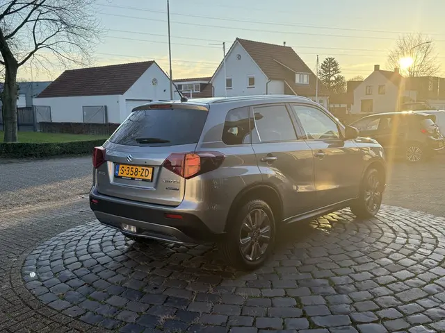 Suzuki Vitara 1.5 Hybrid Select 2023 Hybride Benzine 4