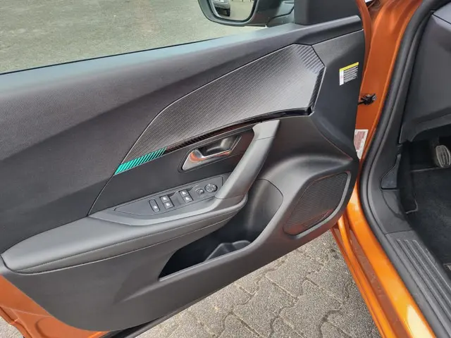 Peugeot 2008 1.2 PureTech Allure 2023 Benzine 11