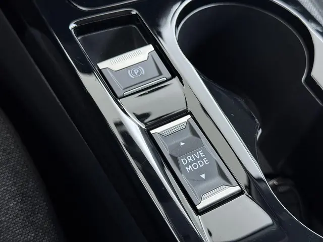 Peugeot e-2008 EV Active Pack 50 kWh 2022 Elektrisch 36