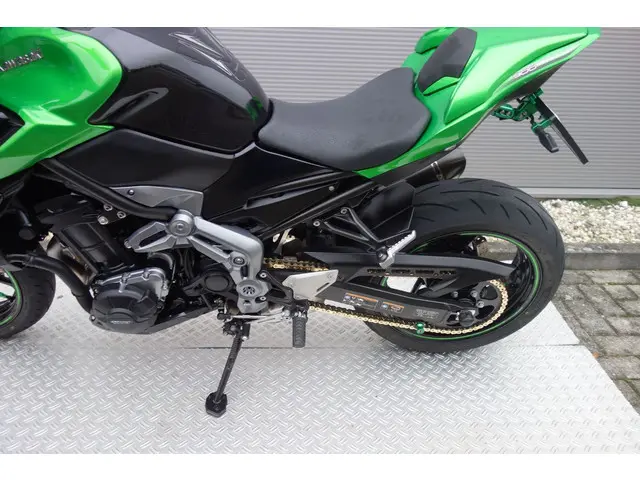 Kawasaki Z900 PERFORMANCE 2018 Benzine 17