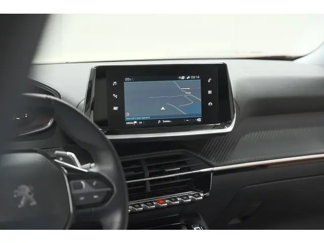 Peugeot 2008 PureTech 130 EAT8 Allure 2021 Benzine 46