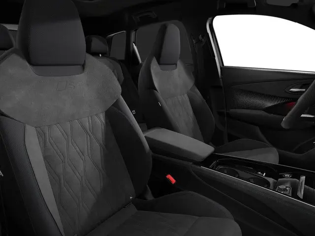 Audi Q3 1.5 200kW e-hybrid S edition 272 PK 2026 Benzine 4