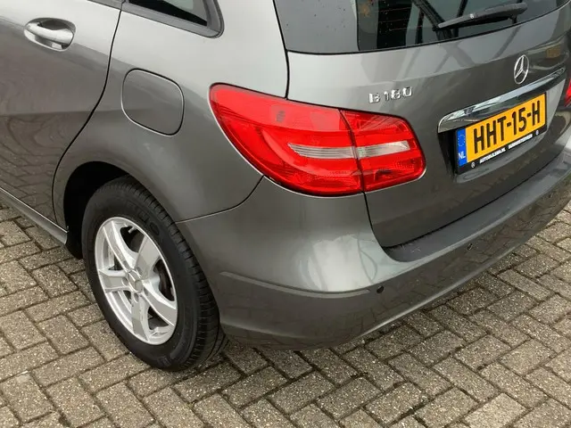 Mercedes-Benz B-Klasse 180 Ambition 2014 Benzine 13