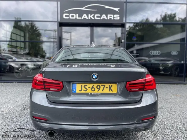 BMW 3 Serie 318i Centennial High Executive 2016 Benzine 30
