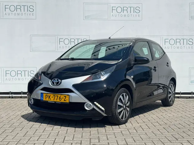 Toyota Aygo 1.0 VVT-i x-play 2017 Benzine