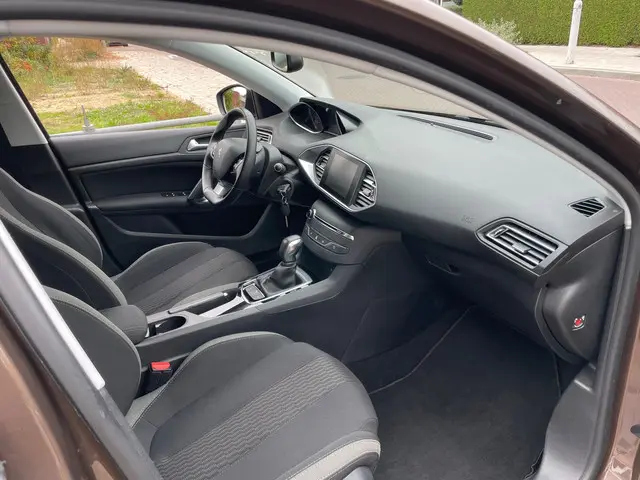 Peugeot 308 1.2 PureTech Style AUTOMAAT 2015 Benzine 9